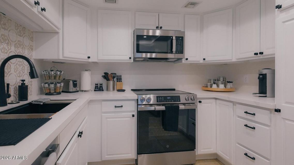 Fully Furnished 3b/2.5b minutes from Old Town Scottsdale! property image