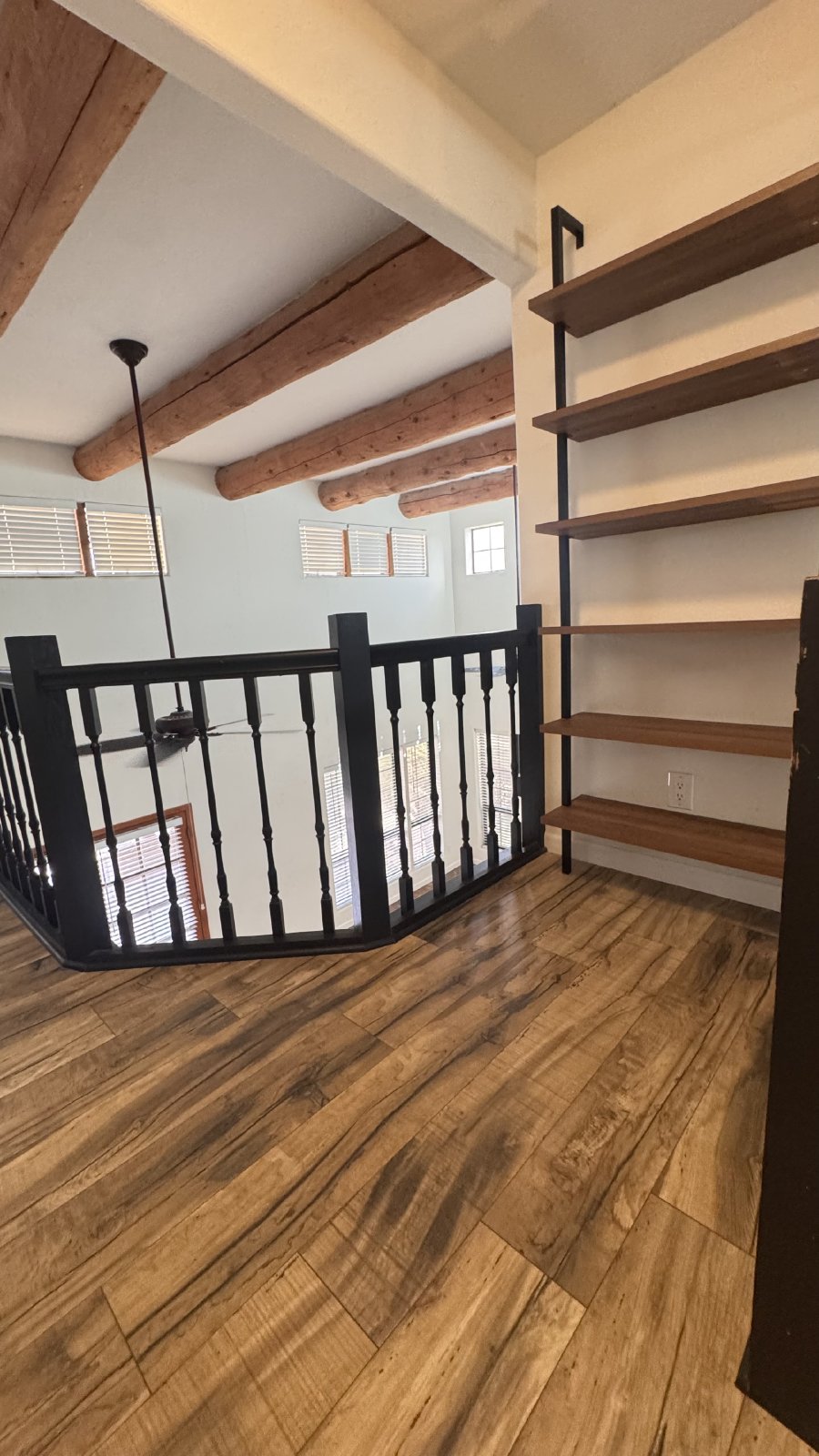 2b + 2.5 b + Huge Loft in Fountain Hills property image
