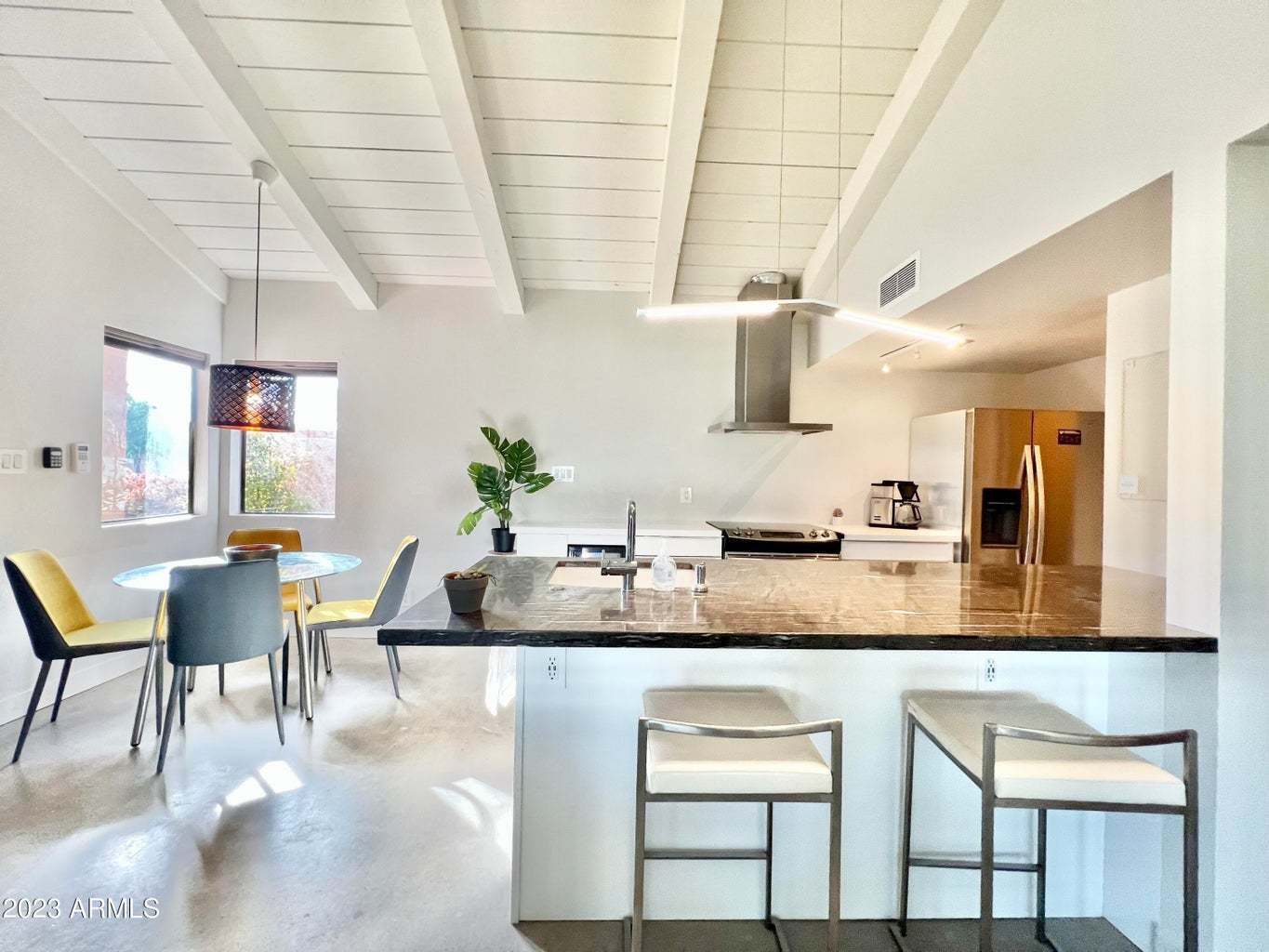 Furnished 2b/2b with 2 car garage in North Scottsdale! property image