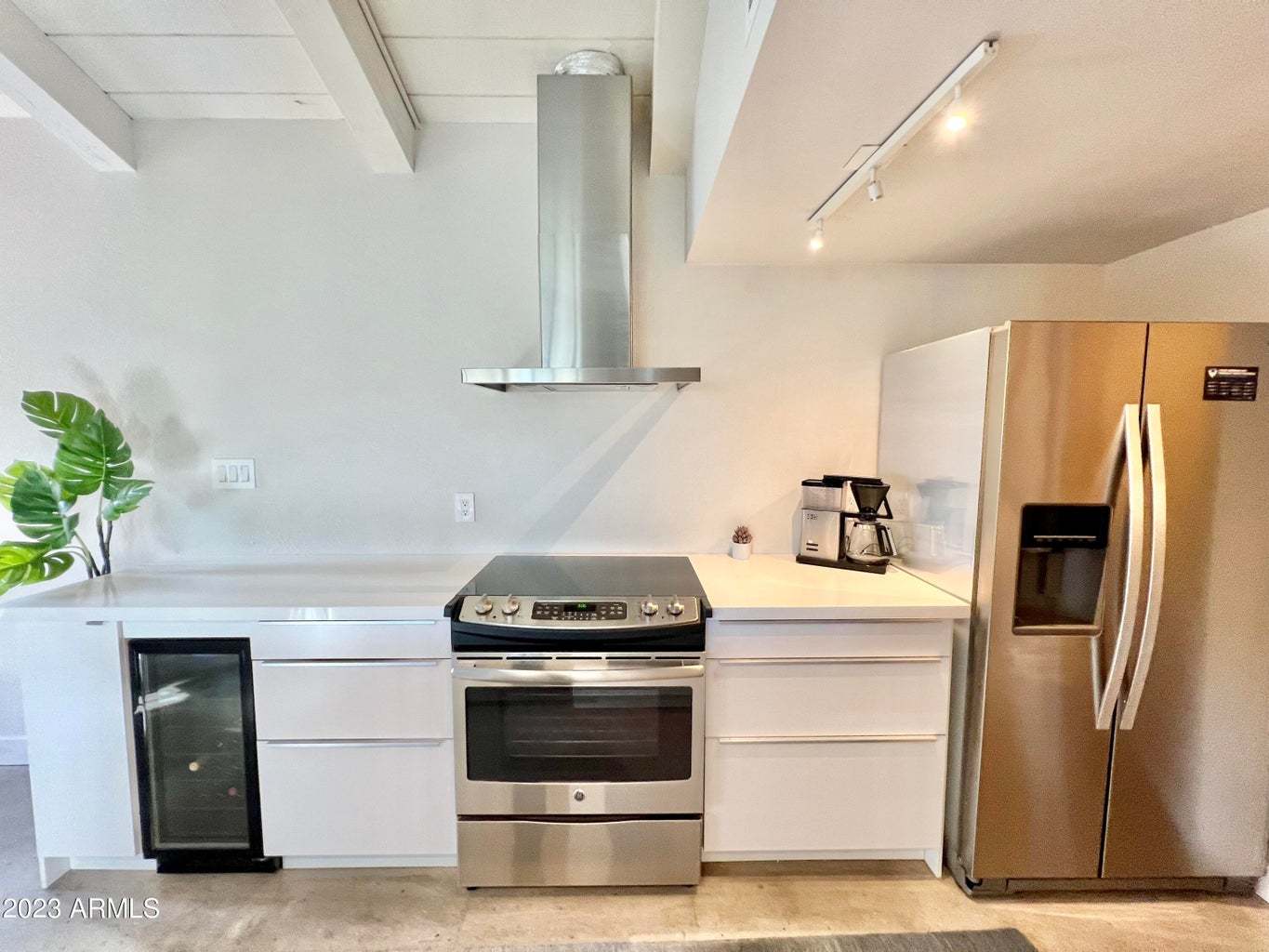 Furnished 2b/2b with 2 car garage in North Scottsdale! property image