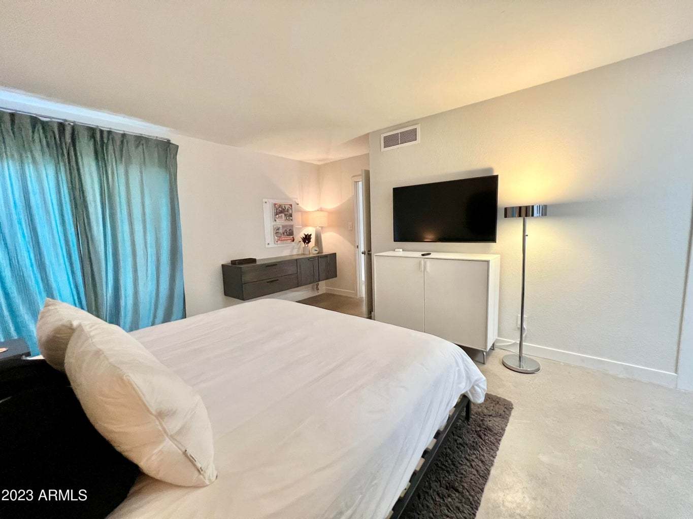 Furnished 2b/2b with 2 car garage in North Scottsdale! property image