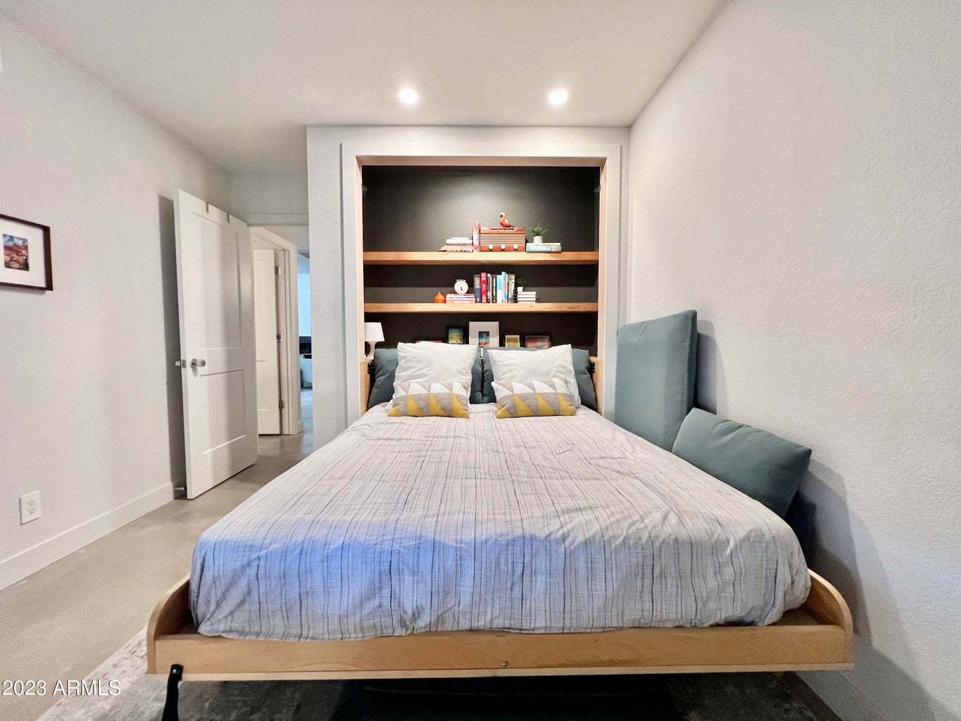 Furnished 2b/2b with 2 car garage in North Scottsdale! property image