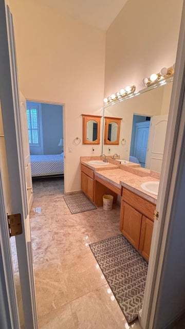 Fully Furnished 5 bedrooms / 5 bathrooms! property image