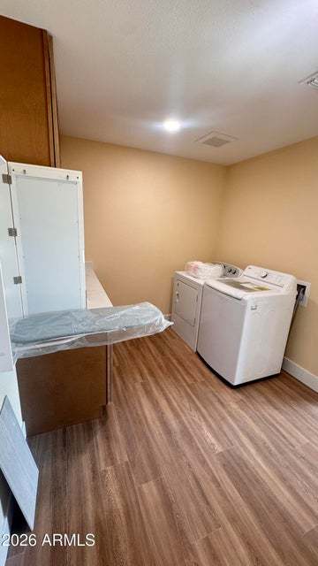 3 bed / 2 bath with bid backyard property image