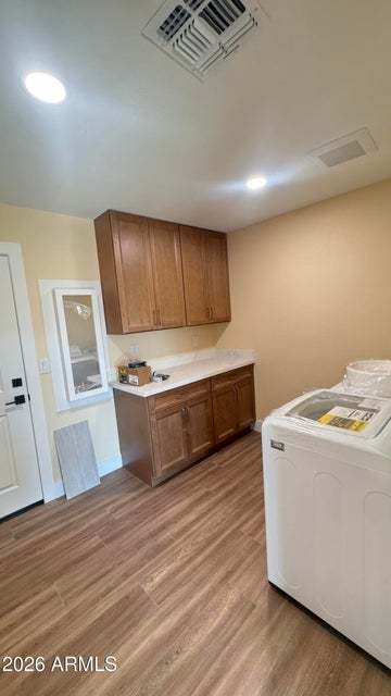 3 bed / 2 bath with bid backyard property image