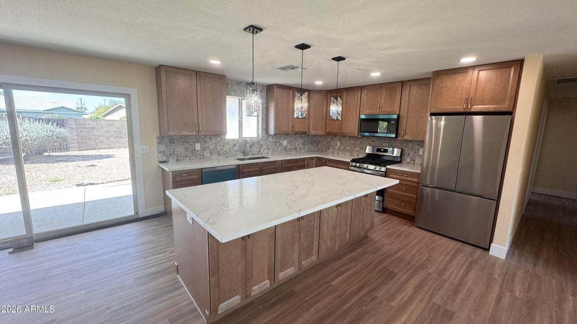 3 bed / 2 bath with bid backyard property image