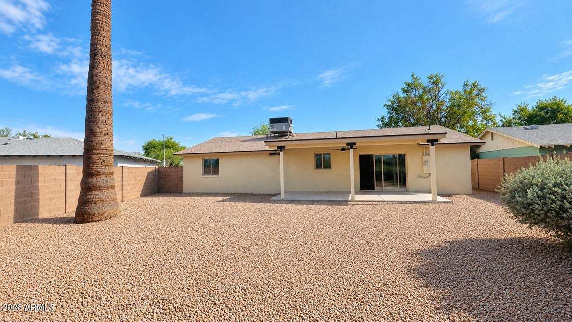 3 bed / 2 bath with bid backyard property image