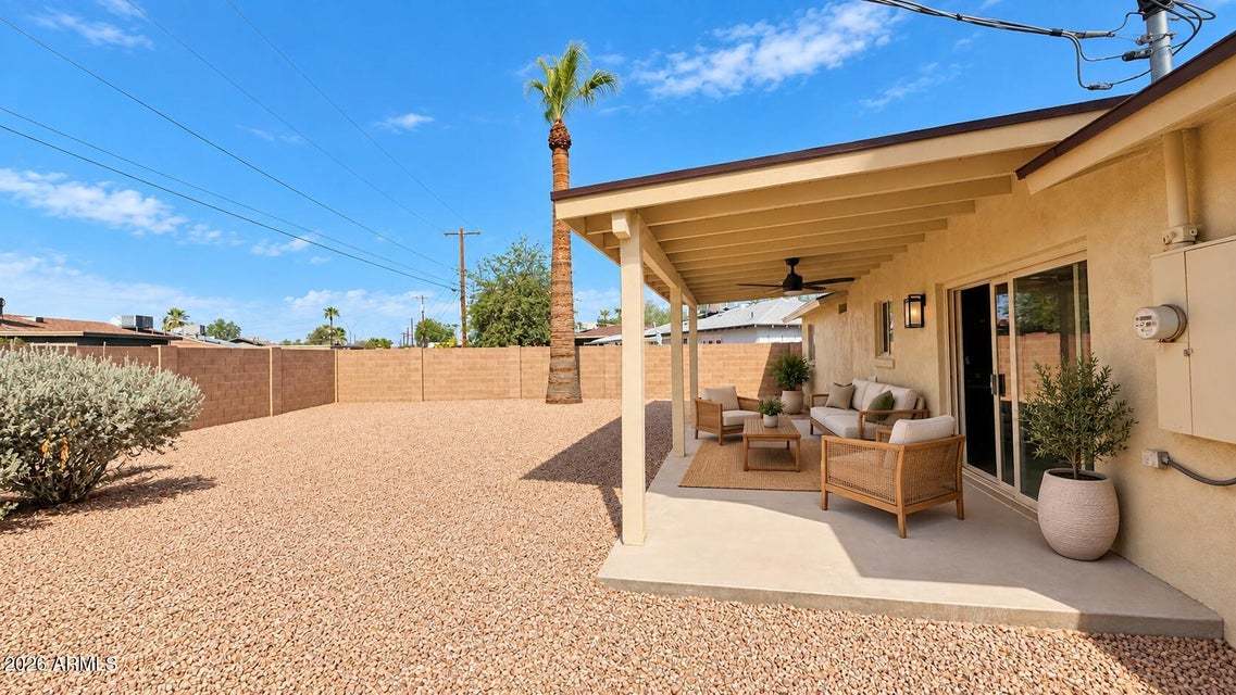 3 bed / 2 bath with bid backyard property image