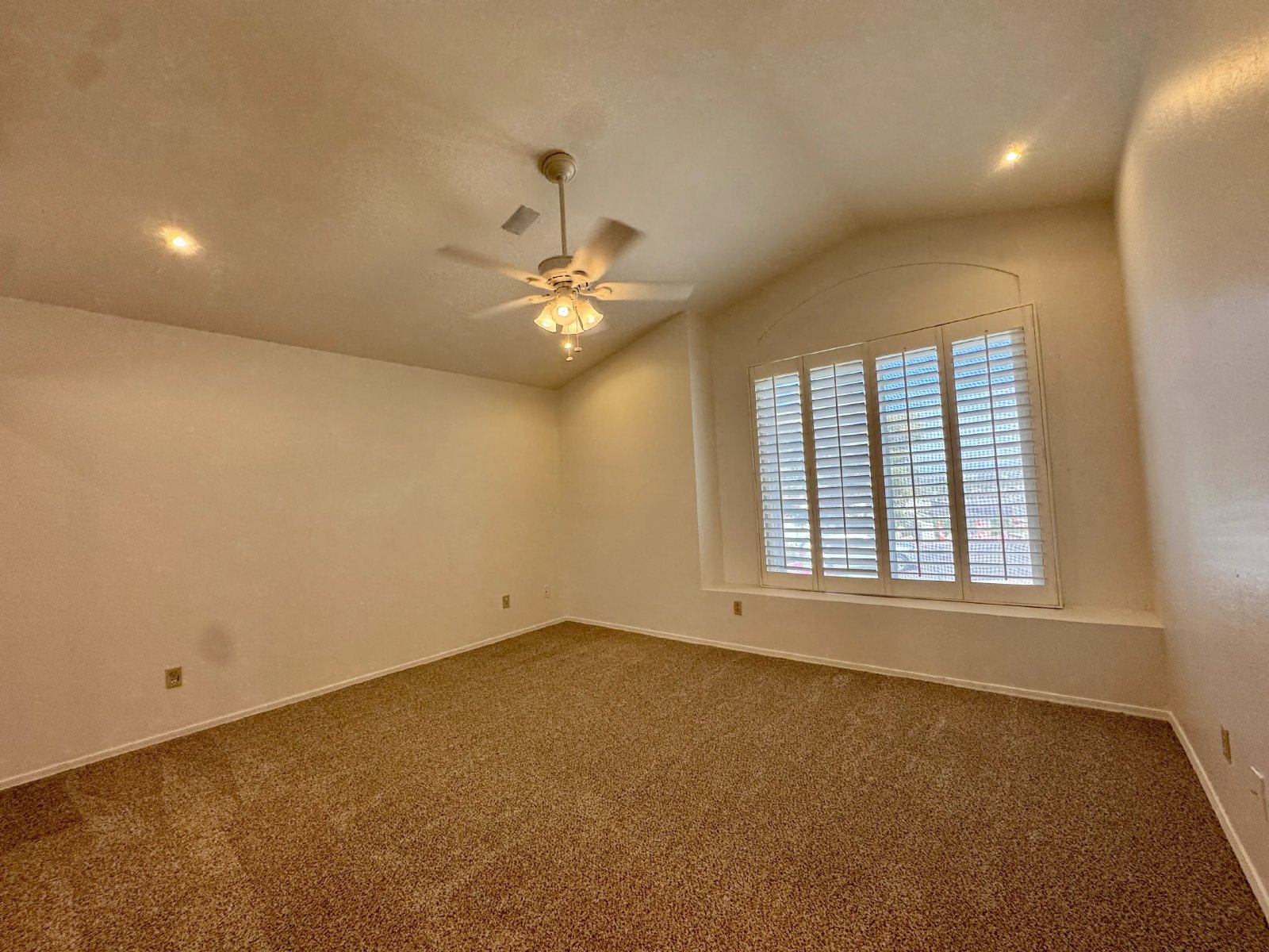 14222 N 23rd St property image
