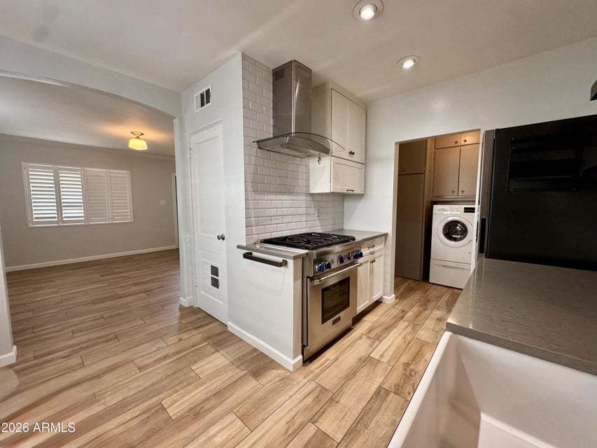 3 b + 1, 2 bathrooms in Arcadia! property image