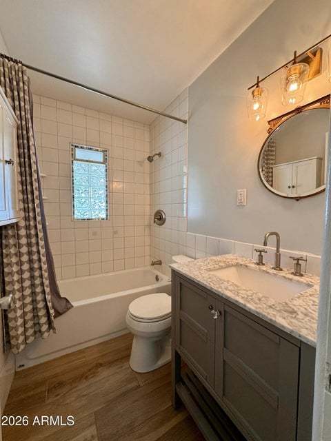 3 b + 1, 2 bathrooms in Arcadia! property image
