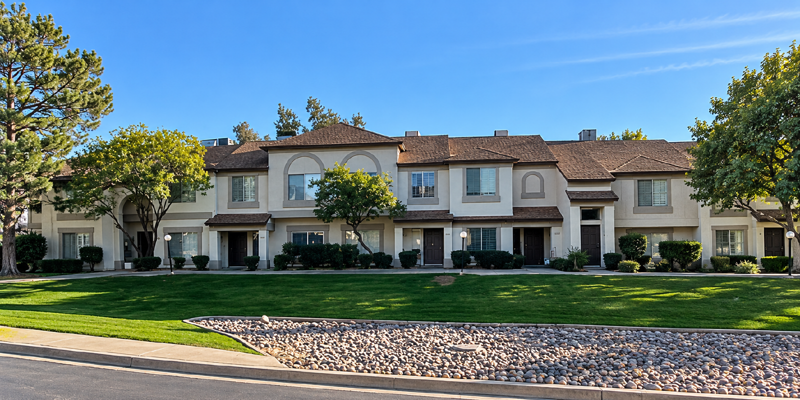 2b/2b with patio in Paradise Valley landing Condominium property image