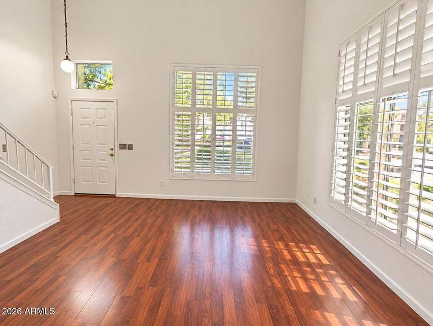 2b/2b with patio in Paradise Valley landing Condominium property image