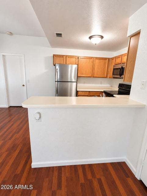 2b/2b with patio in Paradise Valley landing Condominium property image