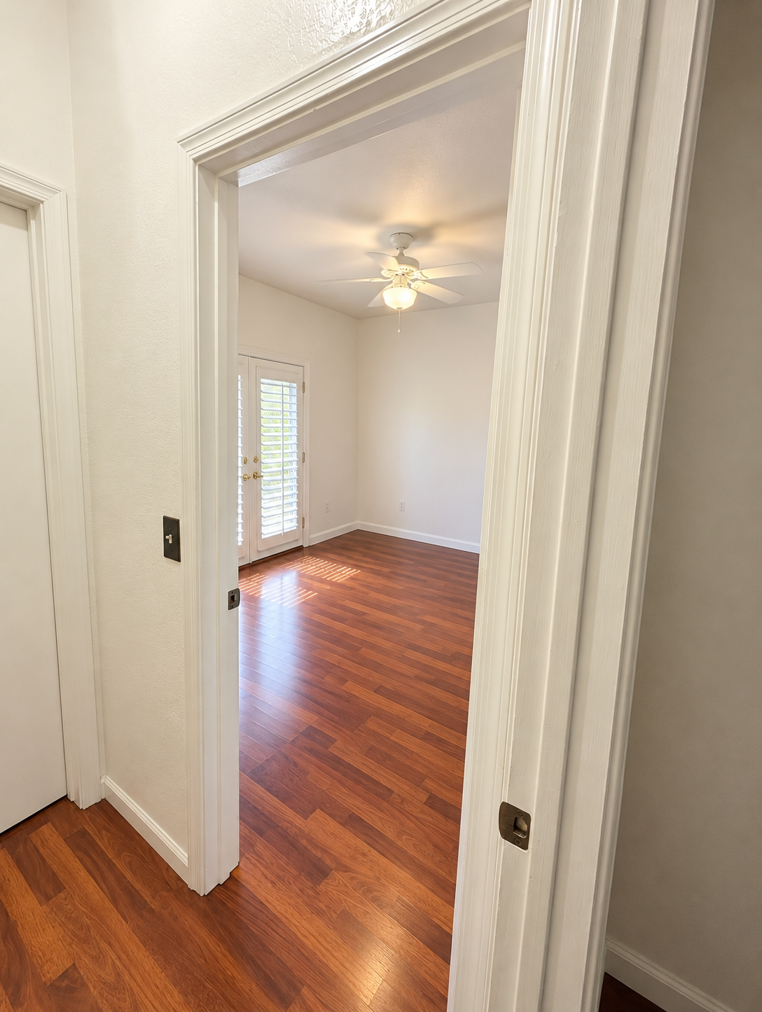 2b/2b with patio in Paradise Valley landing Condominium property image