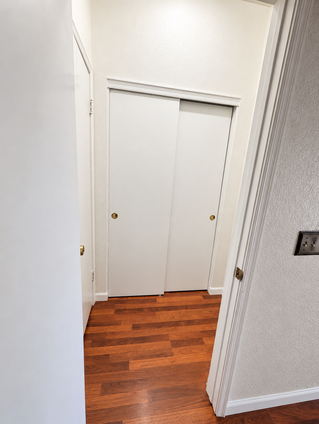 2b/2b with patio in Paradise Valley landing Condominium property image