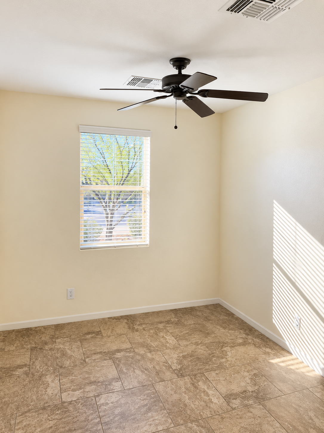 3bedrooms,3bathrooms,office,Loft in Desert Ridge! property image
