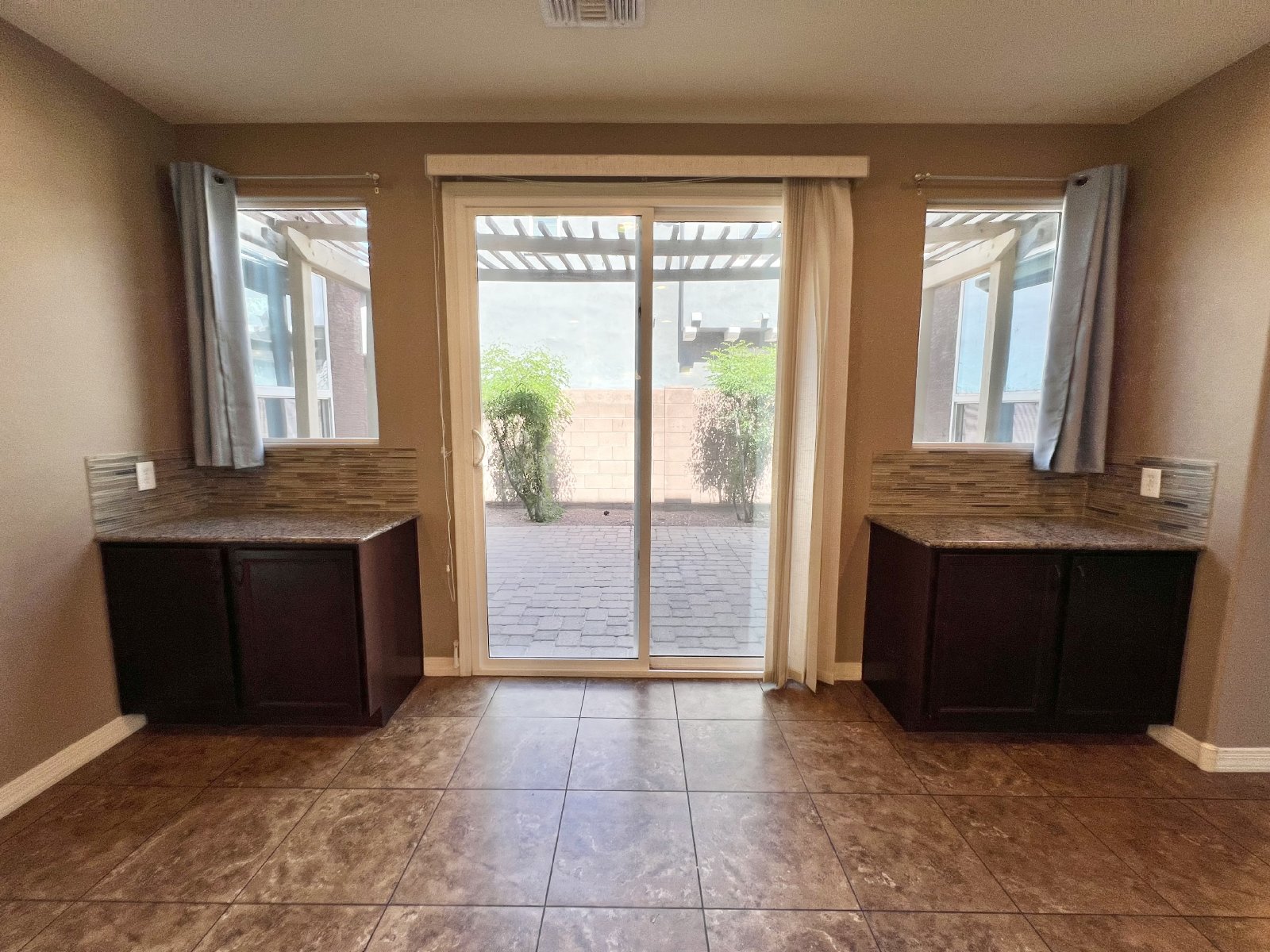 3886 E Rawhide St property image