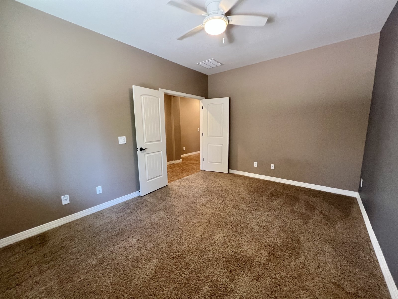 3886 E Rawhide St property image