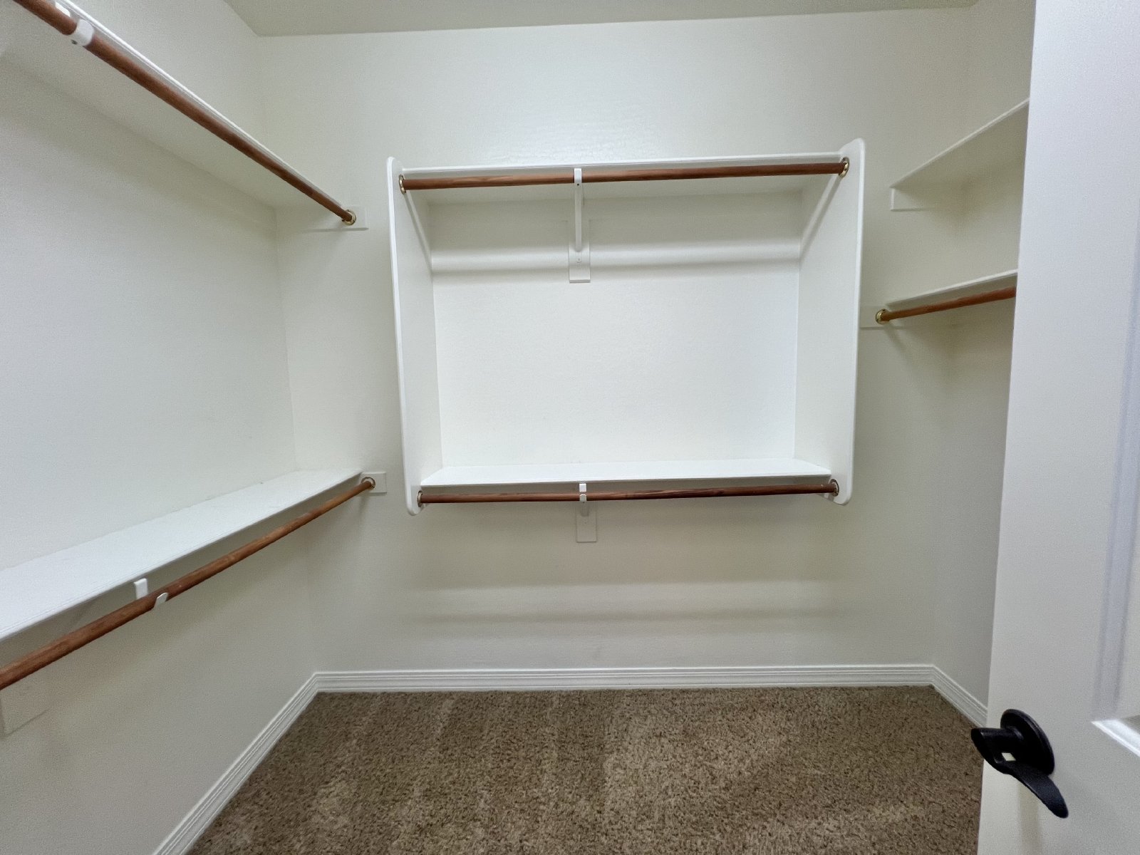 3886 E Rawhide St property image