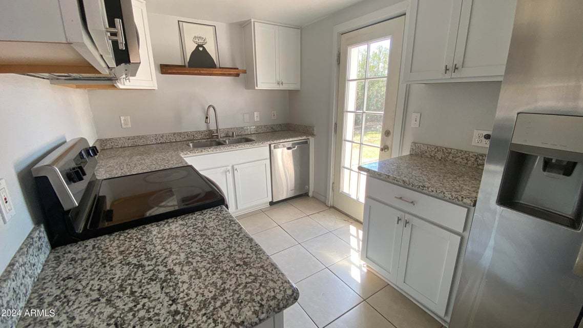 1714 N 17th Ave property image