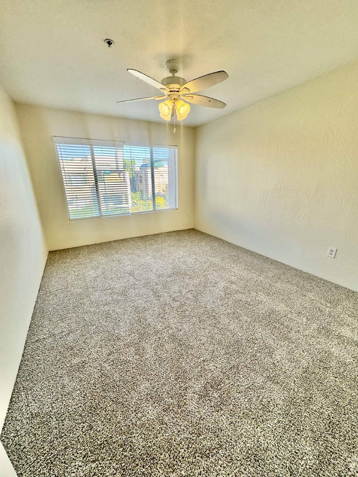 Desirable Scottsdale Condo in Prime Location property image