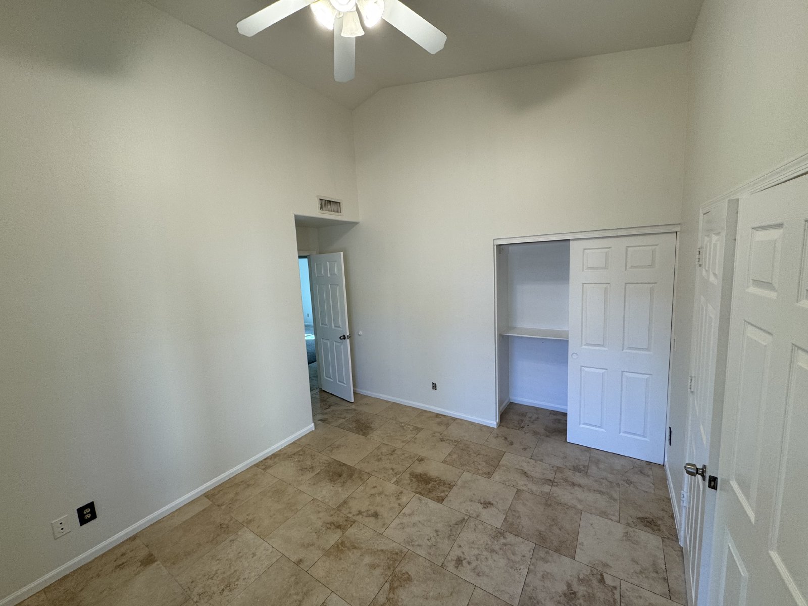 4 Bedroom home in Shadow Mountain Preserves property image