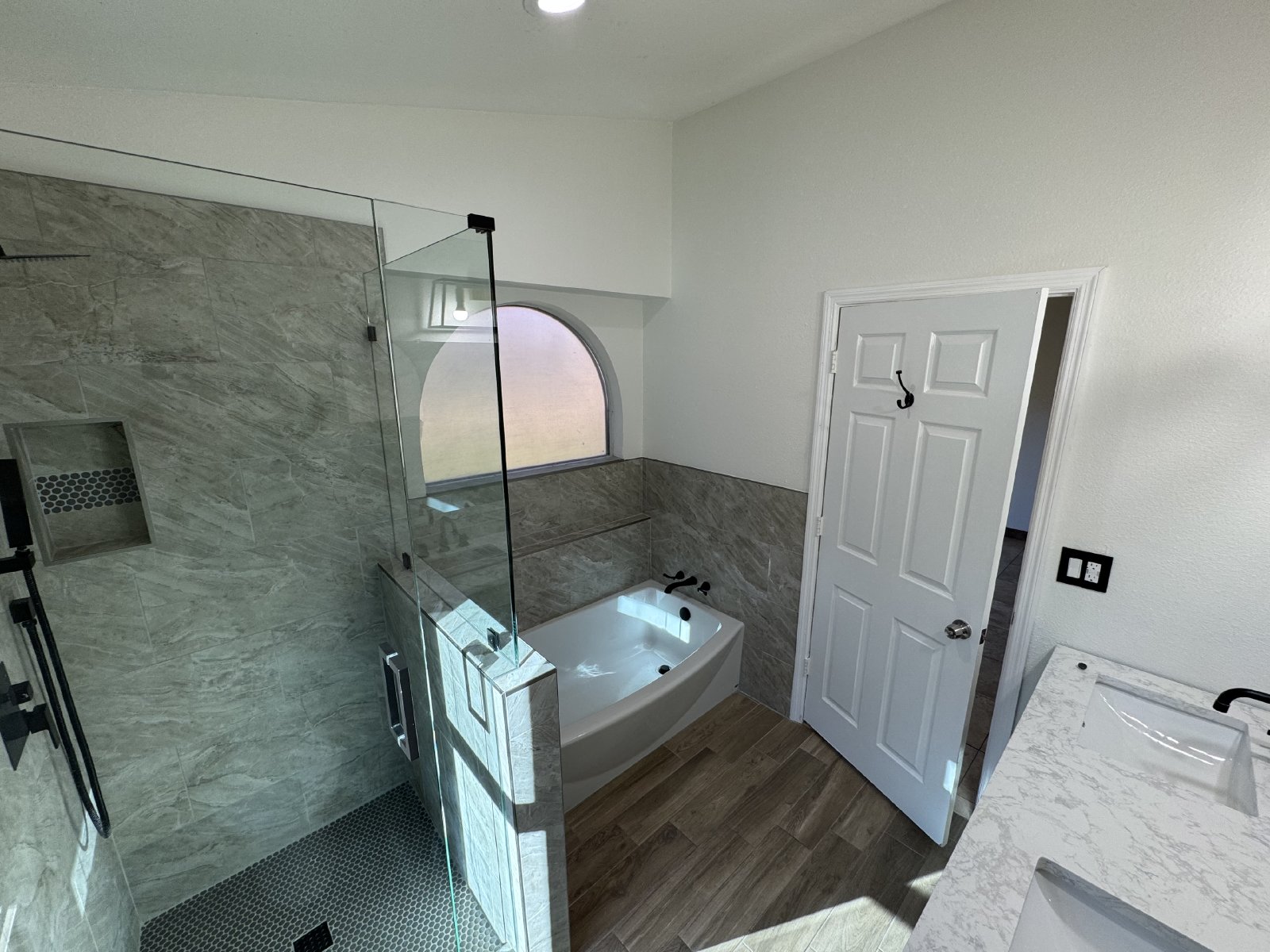 4 Bedroom home in Shadow Mountain Preserves property image