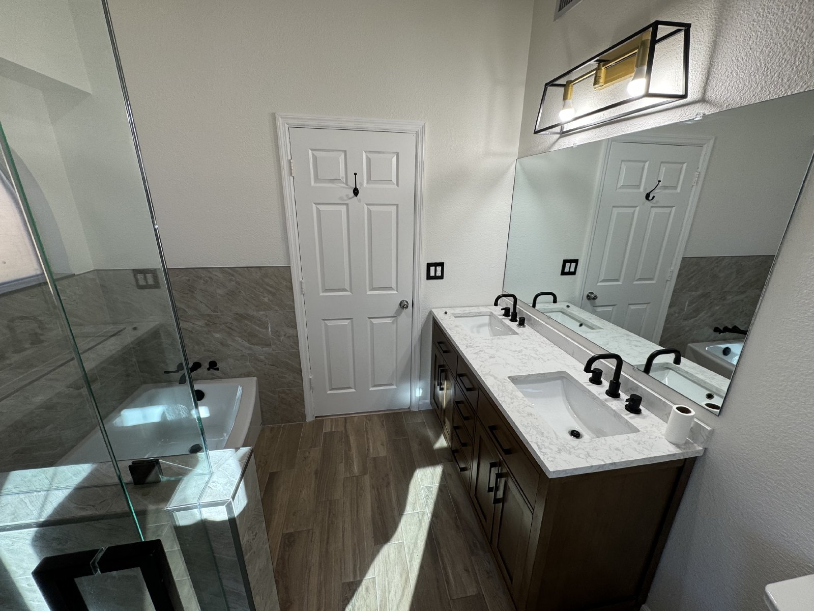 4 Bedroom home in Shadow Mountain Preserves property image