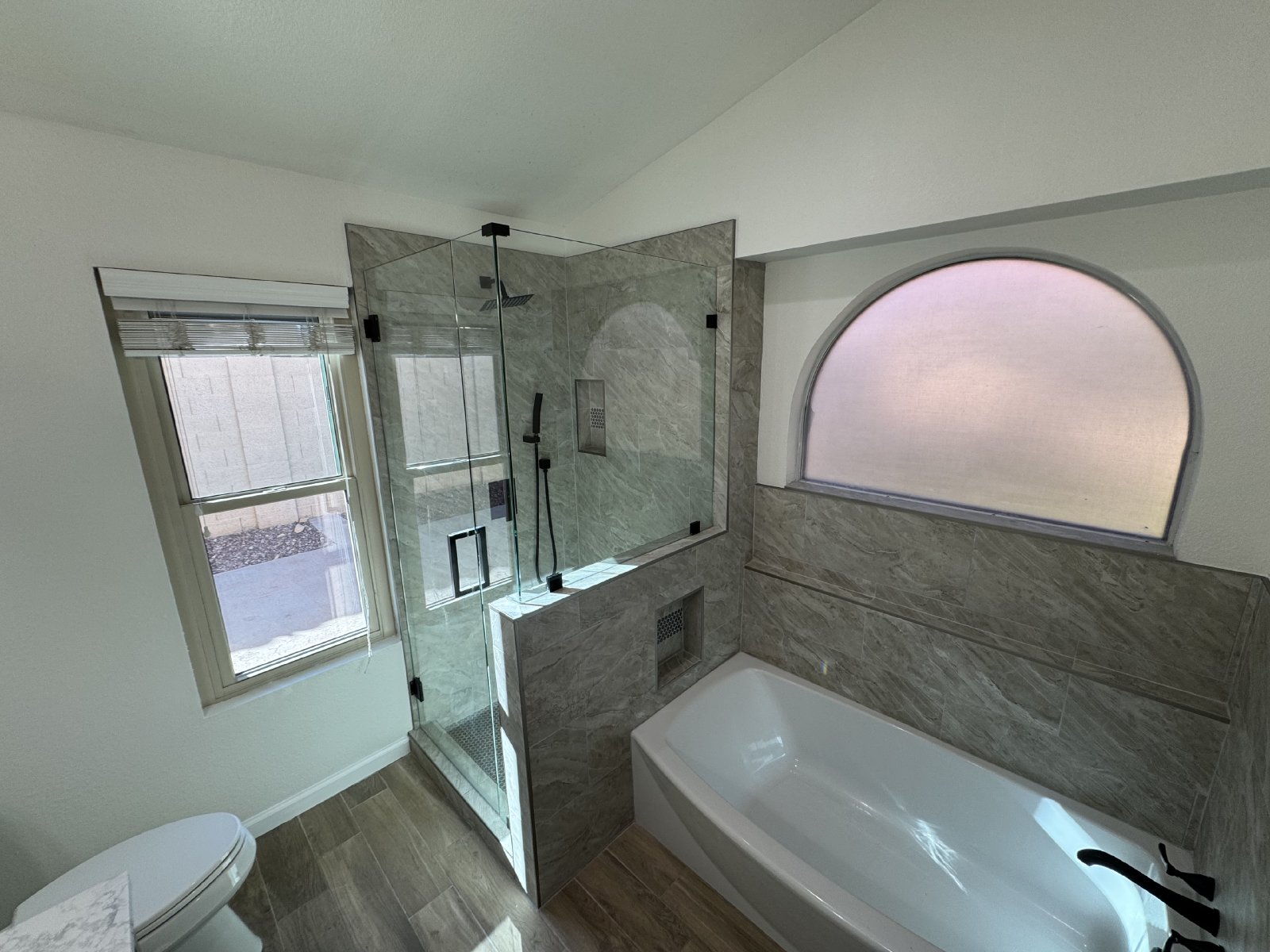 4 Bedroom home in Shadow Mountain Preserves property image