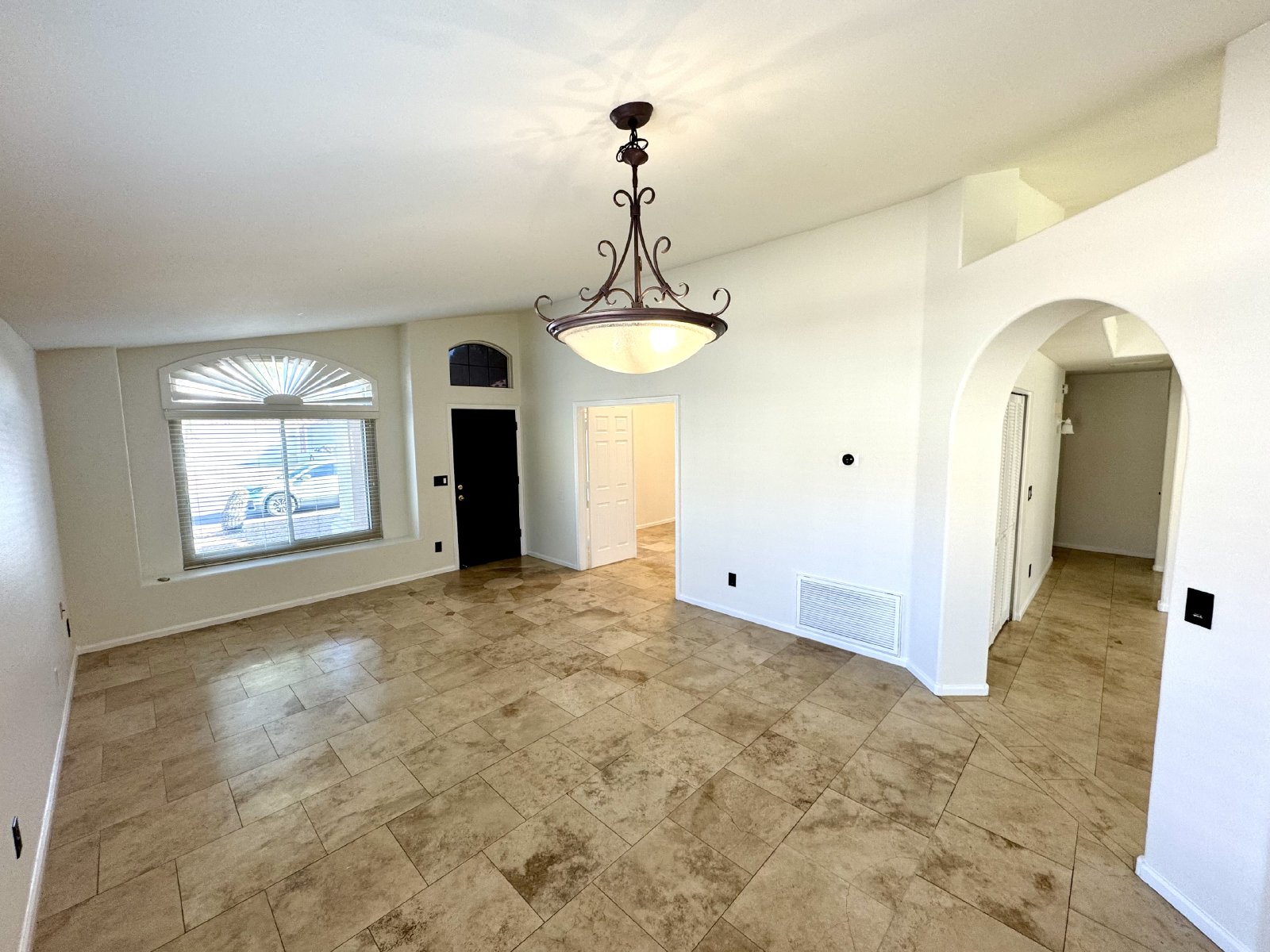 4 Bedroom home in Shadow Mountain Preserves property image