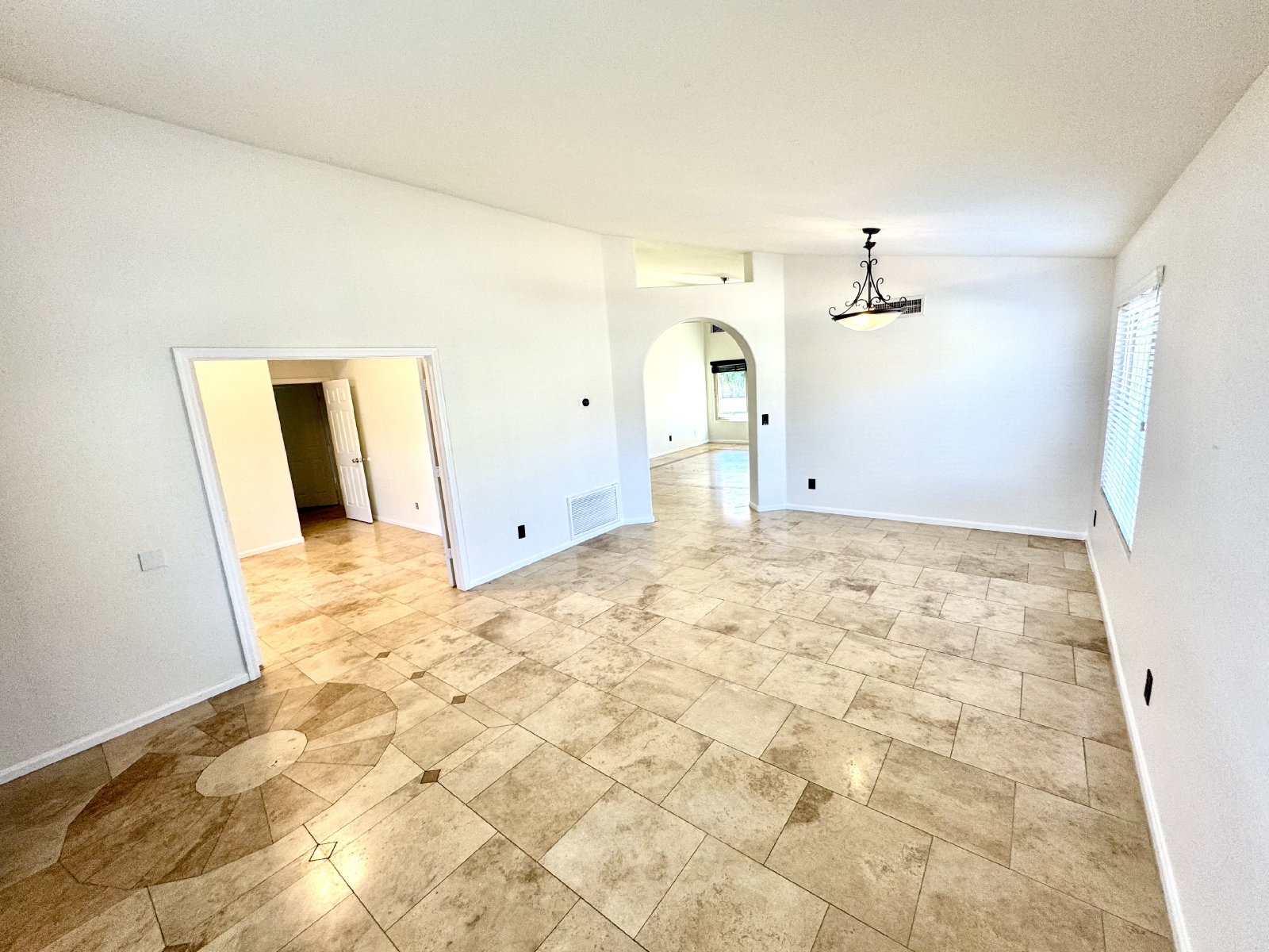 4 Bedroom home in Shadow Mountain Preserves property image