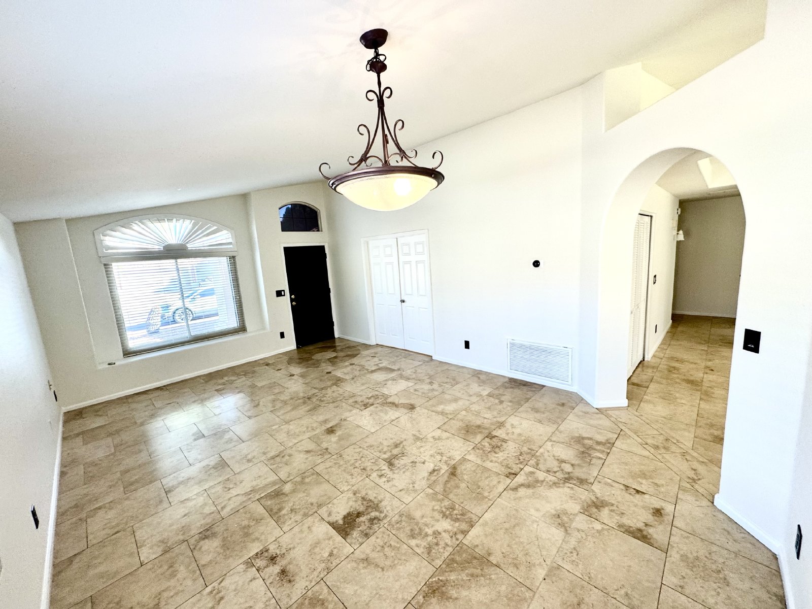 4 Bedroom home in Shadow Mountain Preserves property image