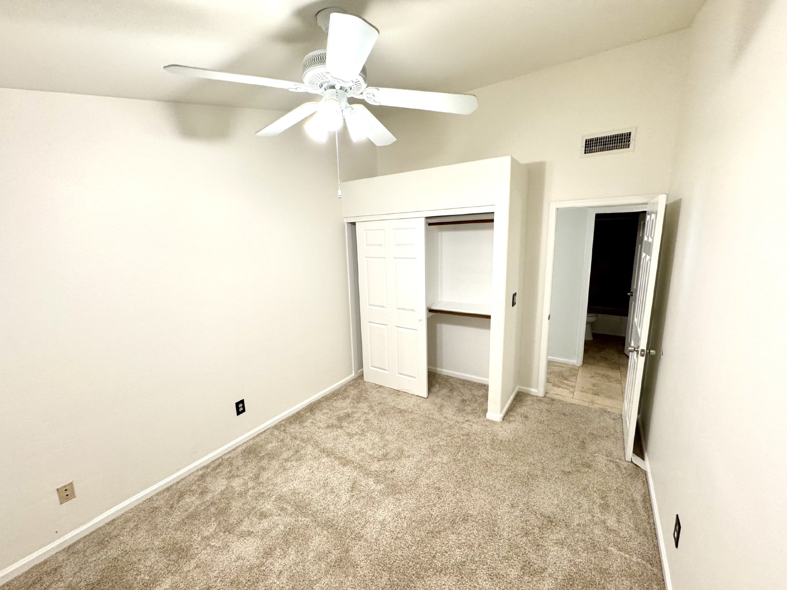 4 Bedroom home in Shadow Mountain Preserves property image