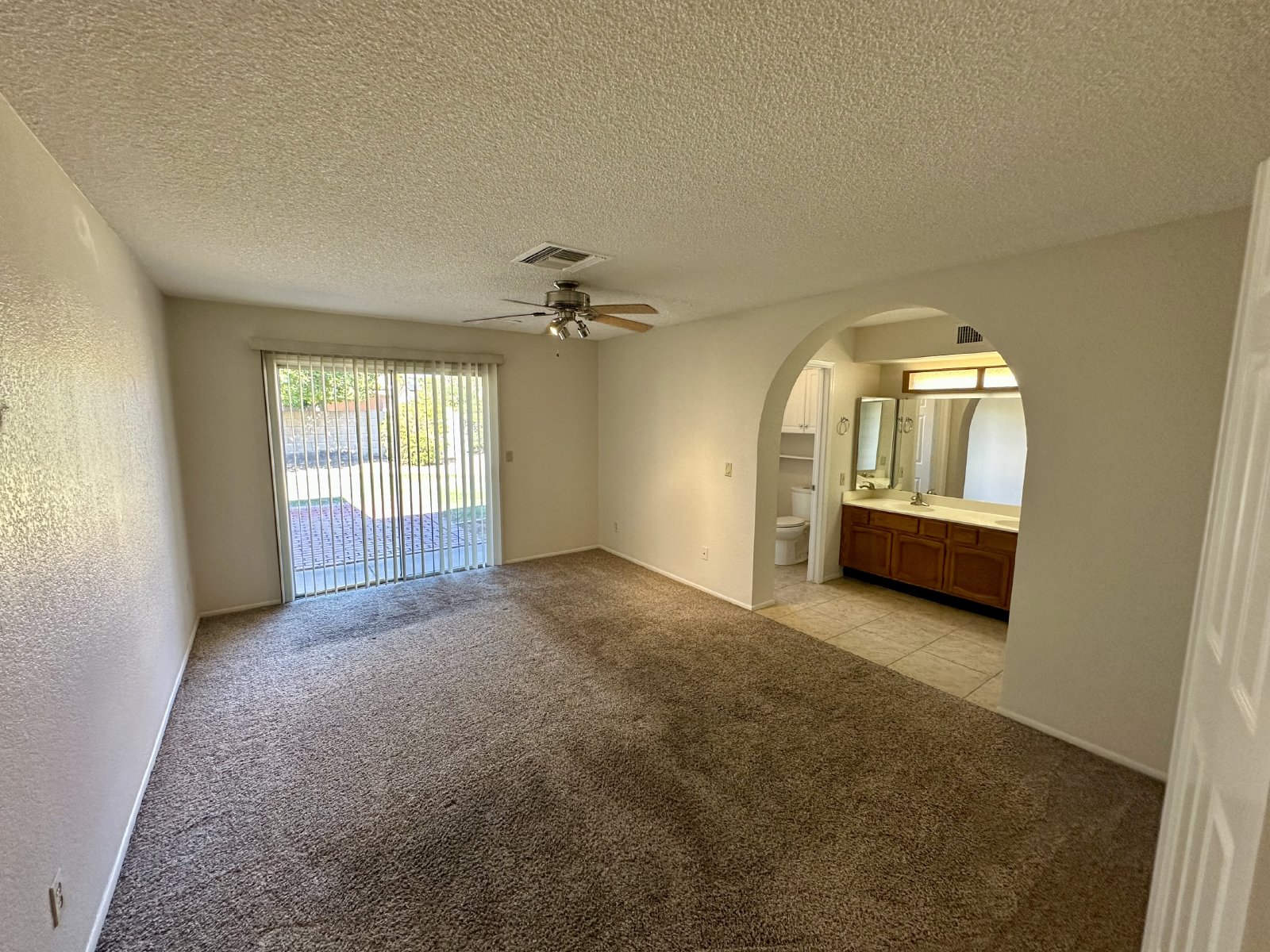 3b/2b close to Kierland Commons Mall! property image