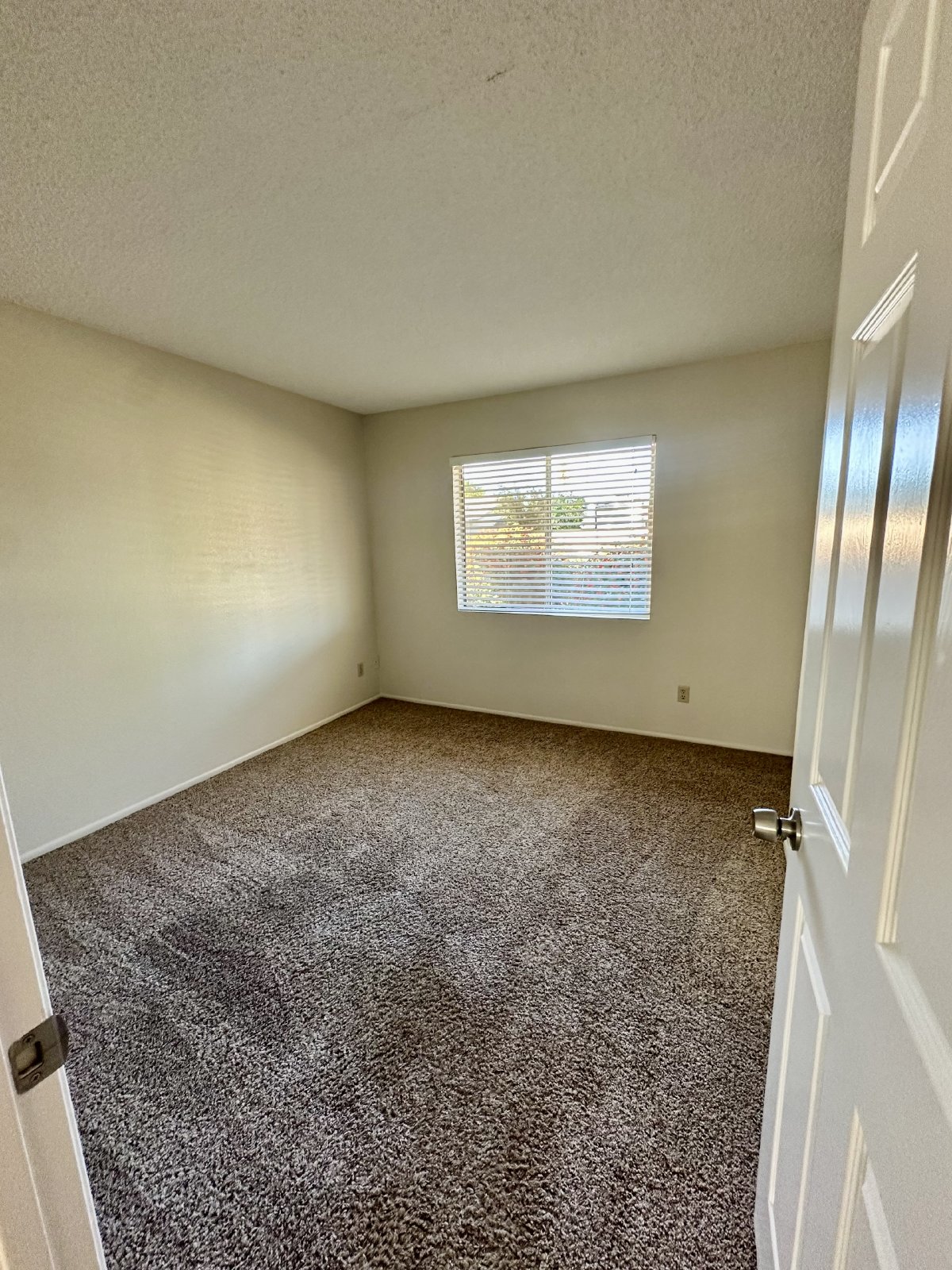 3b/2b close to Kierland Commons Mall! property image