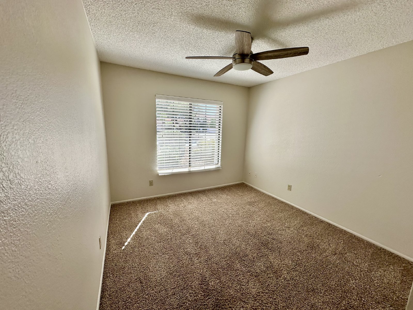 3b/2b close to Kierland Commons Mall! property image