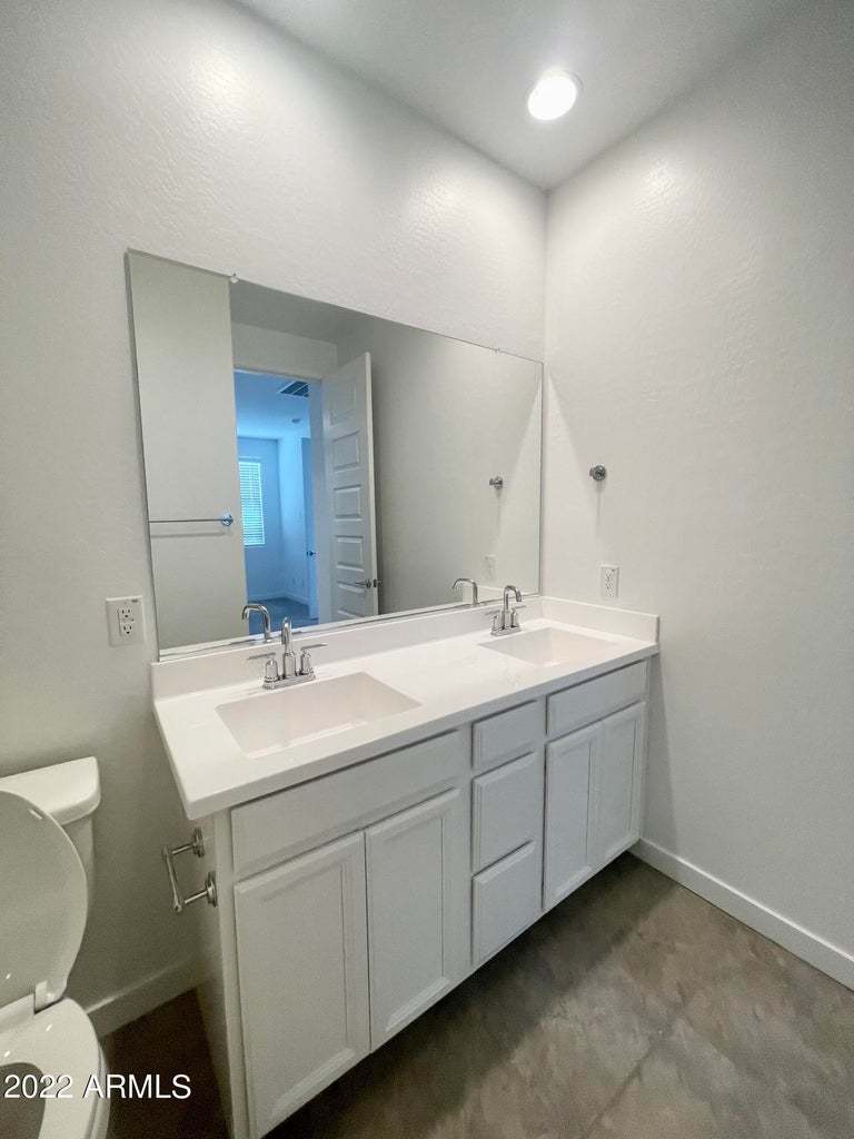 3831 S 63rd Dr property image